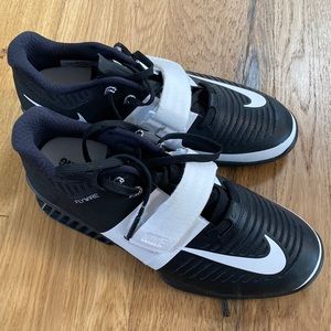 NWOT Nike Romaleos 3 Women’s size 9